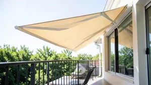 Markiza rozporowa na balkon