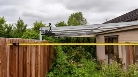 Zadaszenie odległość od granicy